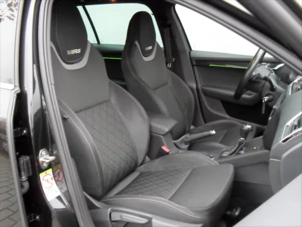 Škoda Octavia 2,0 RS 4x4 DSG LED Panoram DPH - foto 20