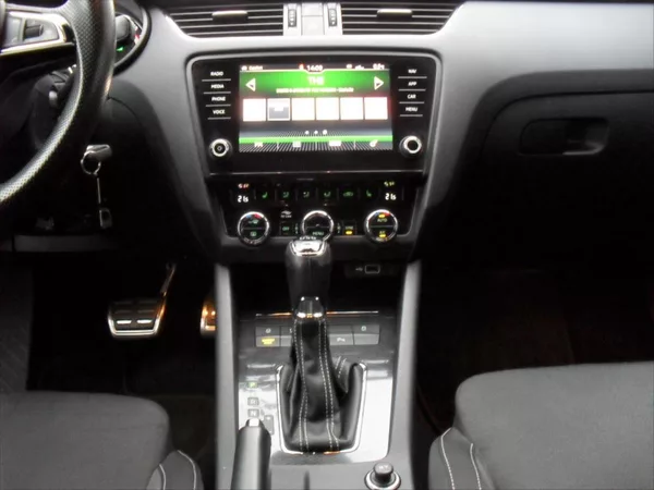 Škoda Octavia 2,0 RS 4x4 DSG LED Panoram DPH - foto 22