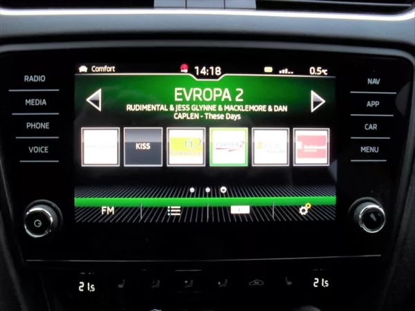Škoda Octavia 2,0 RS 4x4 DSG LED Panoram DPH - foto 24