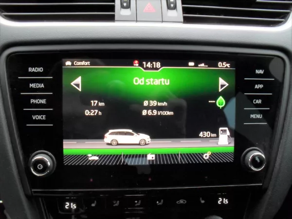 Škoda Octavia 2,0 RS 4x4 DSG LED Panoram DPH - foto 26