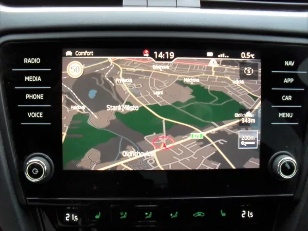 Škoda Octavia 2,0 RS 4x4 DSG LED Panoram DPH - foto 28