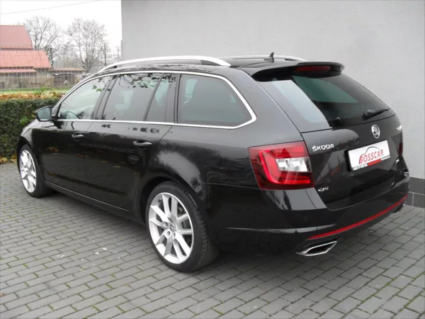 Škoda Octavia 2,0 RS 4x4 DSG LED Panoram DPH - foto 3