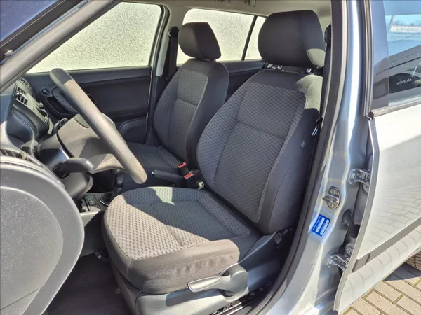 Škoda Fabia 1,4 i 16V Combi Klima Facelift - foto 13