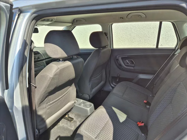 Škoda Fabia 1,4 i 16V Combi Klima Facelift - foto 14