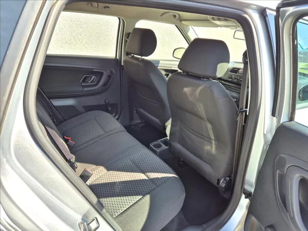 Škoda Fabia 1,4 i 16V Combi Klima Facelift - foto 18