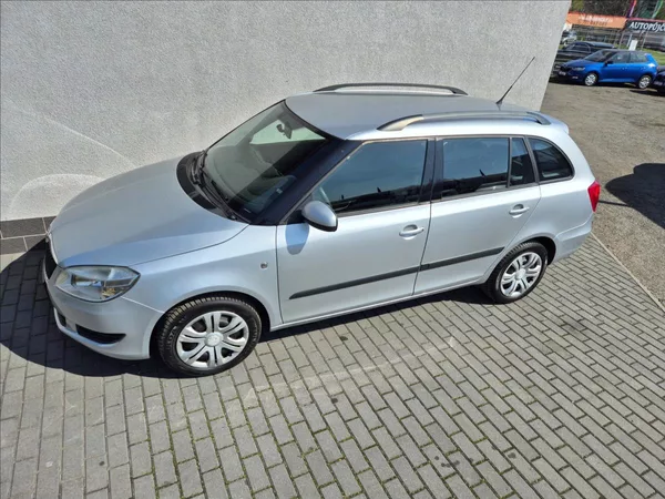 Škoda Fabia 1,4 i 16V Combi Klima Facelift - foto 2