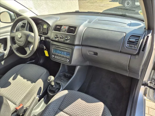 Škoda Fabia 1,4 i 16V Combi Klima Facelift - foto 22