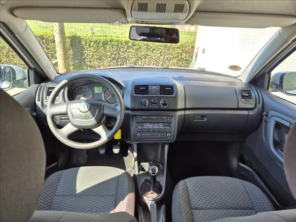 Škoda Fabia 1,4 i 16V Combi Klima Facelift - foto 24