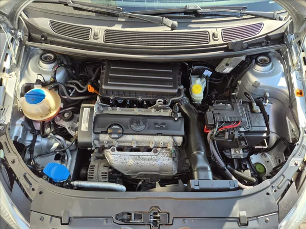 Škoda Fabia 1,4 i 16V Combi Klima Facelift - foto 26
