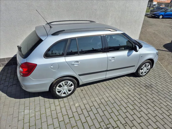 Škoda Fabia 1,4 i 16V Combi Klima Facelift - foto 7