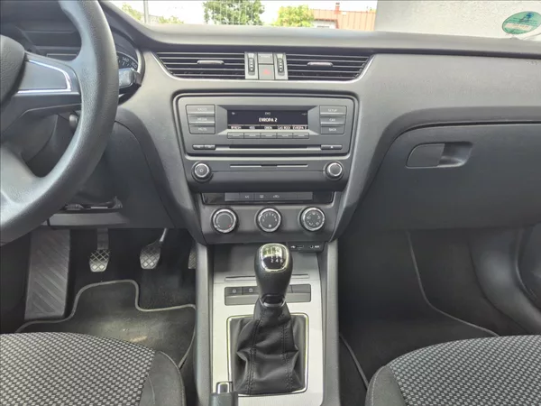 Škoda Octavia 1,2 TSI III Combi Klima Tempom - foto 25