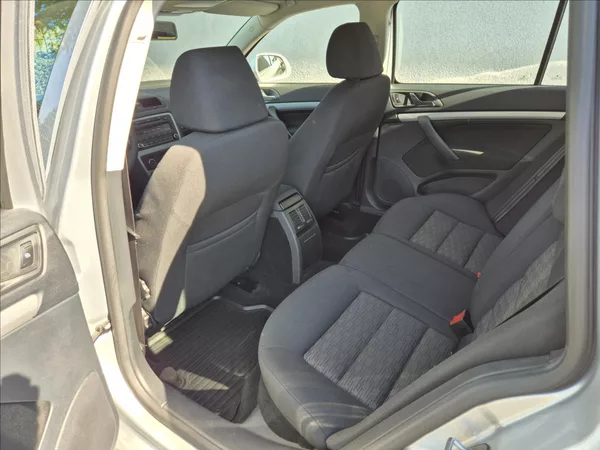 Škoda Octavia 1,4 TSI Combi Klima Výhřev ESP - foto 14