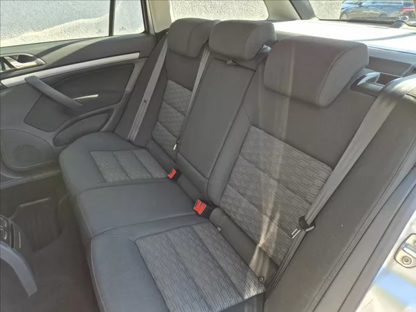Škoda Octavia 1,4 TSI Combi Klima Výhřev ESP - foto 15