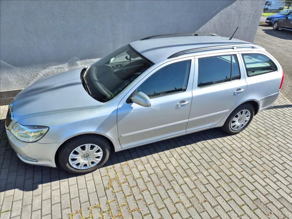 Škoda Octavia 1,4 TSI Combi Klima Výhřev ESP - foto 2