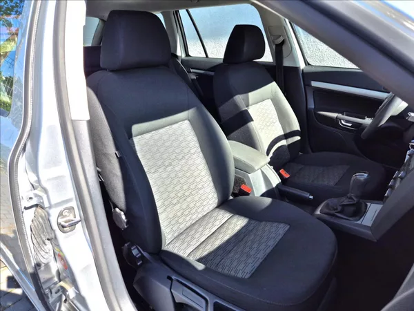 Škoda Octavia 1,4 TSI Combi Klima Výhřev ESP - foto 22