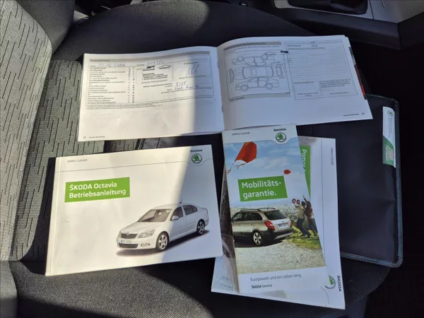 Škoda Octavia 1,4 TSI Combi Klima Výhřev ESP - foto 27