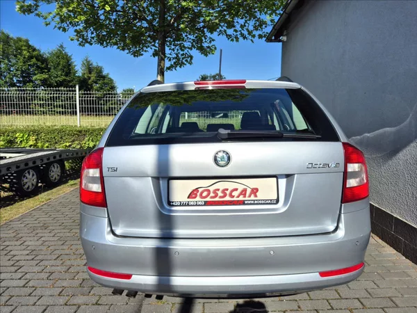 Škoda Octavia 1,4 TSI Combi Klima Výhřev ESP - foto 5