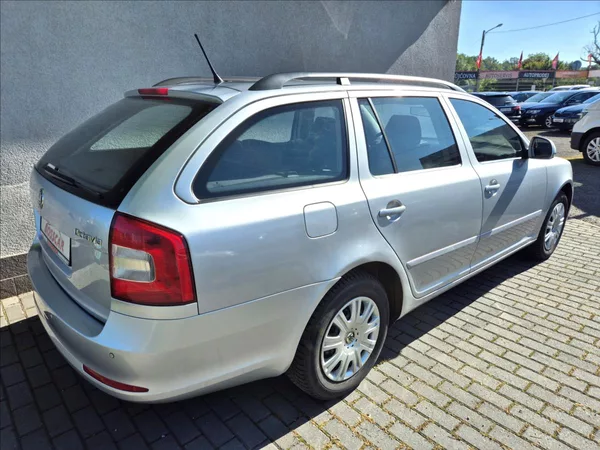 Škoda Octavia 1,4 TSI Combi Klima Výhřev ESP - foto 6