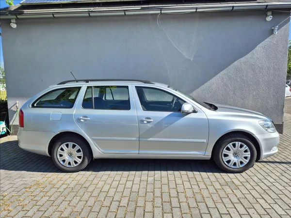 Škoda Octavia 1,4 TSI Combi Klima Výhřev ESP - foto 8