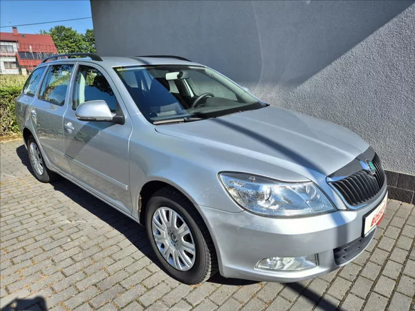 Škoda Octavia 1,4 TSI Combi Klima Výhřev ESP - foto 9
