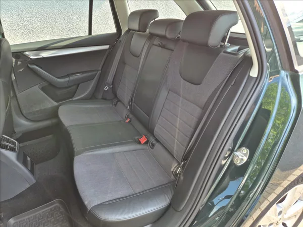 Škoda Octavia 2,0 TDI 110Kw El.Kufr Webasto! - foto 16