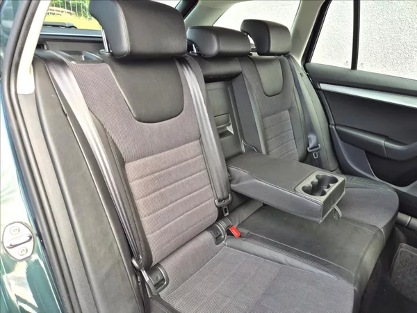 Škoda Octavia 2,0 TDI 110Kw El.Kufr Webasto! - foto 20