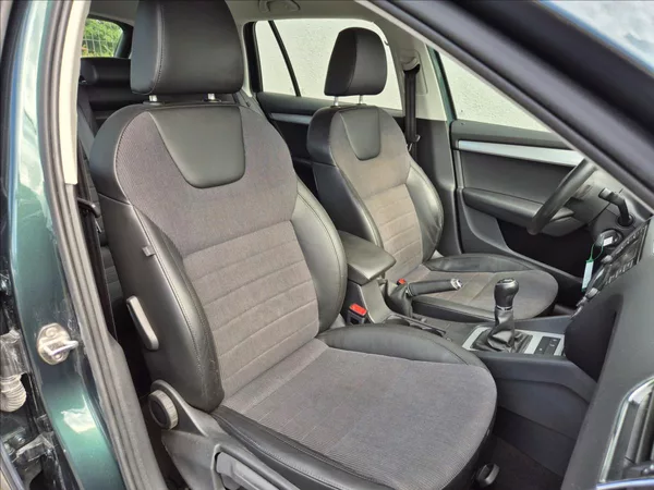 Škoda Octavia 2,0 TDI 110Kw El.Kufr Webasto! - foto 23