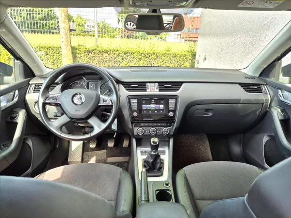 Škoda Octavia 2,0 TDI 110Kw El.Kufr Webasto! - foto 24