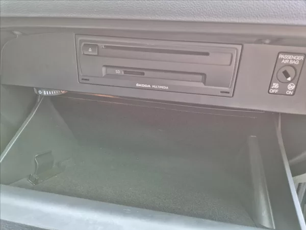 Škoda Octavia 2,0 TDI 110Kw El.Kufr Webasto! - foto 26