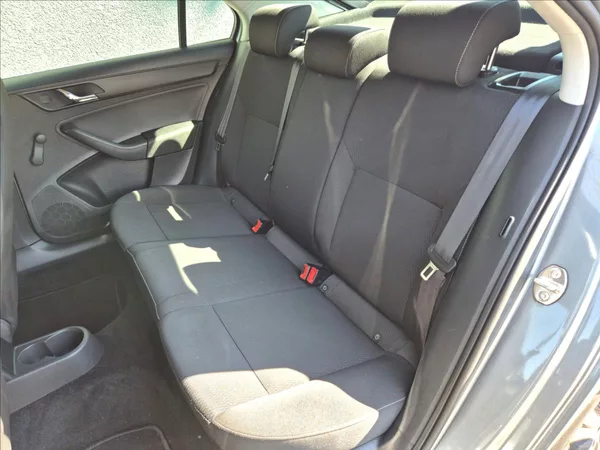 Škoda Rapid 1,2 TSi Klima Tempomat Alu TZ - foto 14