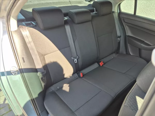 Škoda Rapid 1,2 TSi Klima Tempomat Alu TZ - foto 18