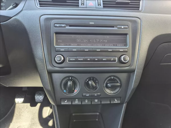 Škoda Rapid 1,2 TSi Klima Tempomat Alu TZ - foto 25