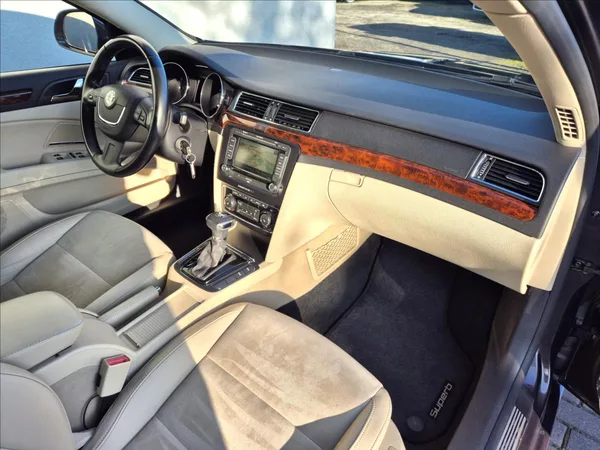 Škoda Superb 3,6 FSi V6 DSG 4x4 106Tis.Km!! - foto 20