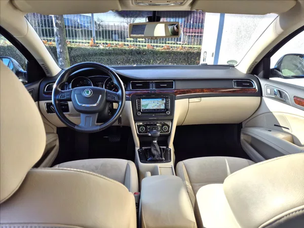 Škoda Superb 3,6 FSi V6 DSG 4x4 106Tis.Km!! - foto 22