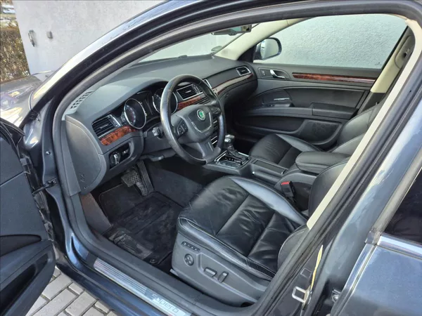 Škoda Superb 2,0 TDI 125KW DSG Kůže Xenon - foto 11