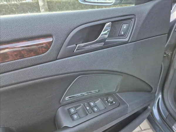 Škoda Superb 2,0 TDI 125KW DSG Kůže Xenon - foto 14
