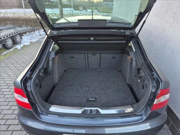 Škoda Superb 2,0 TDI 125KW DSG Kůže Xenon - foto 18