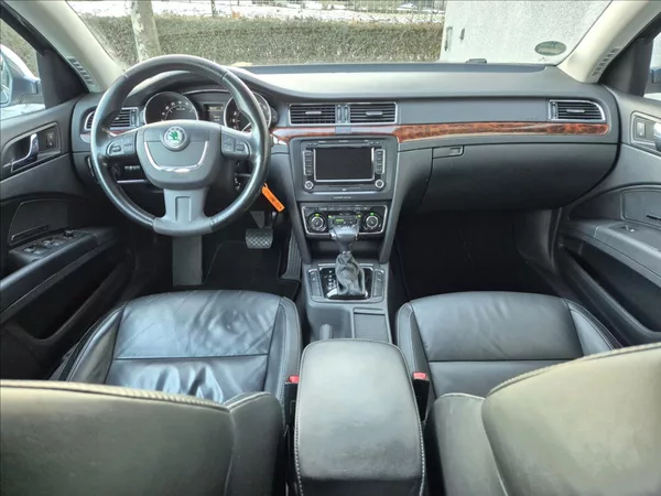 Škoda Superb 2,0 TDI 125KW DSG Kůže Xenon - foto 28