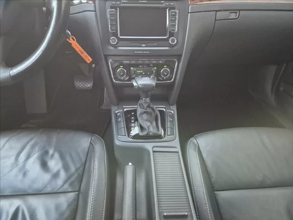 Škoda Superb 2,0 TDI 125KW DSG Kůže Xenon - foto 29