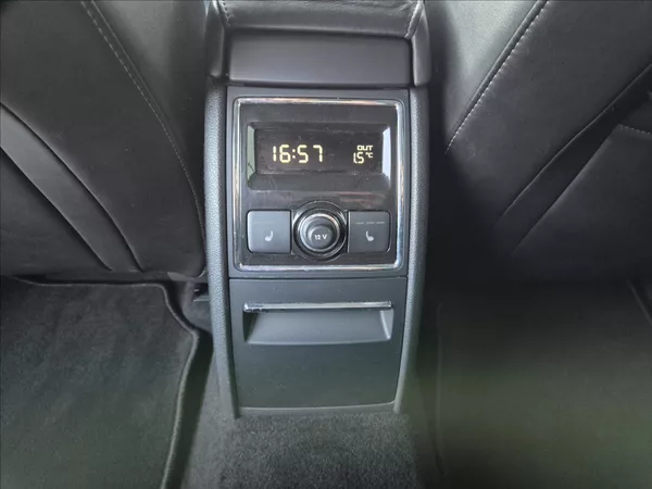Škoda Superb 2,0 TDI 125KW DSG Kůže Xenon - foto 30