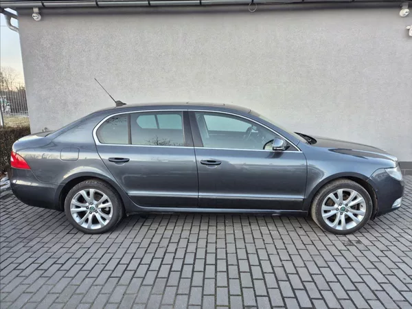 Škoda Superb 2,0 TDI 125KW DSG Kůže Xenon - foto 8