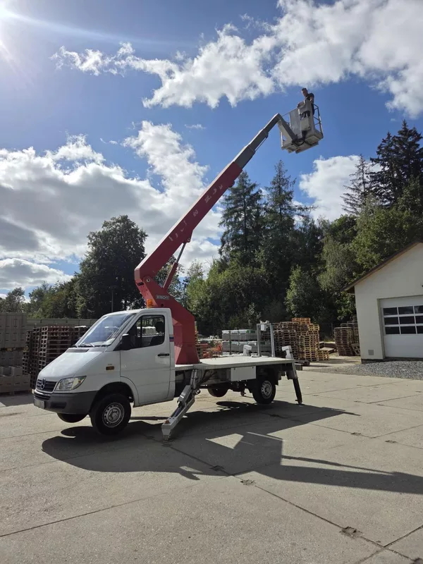 Mercedes-Benz Sprinter 311CDi VYSOKOZDVIŽNÁ PLOŠINA