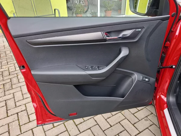 Škoda Karoq 2,0TDi DSG 4x4 SPORTLINE NAVI - foto 14