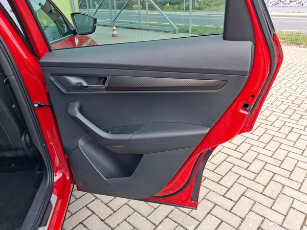Škoda Karoq 2,0TDi DSG 4x4 SPORTLINE NAVI - foto 24