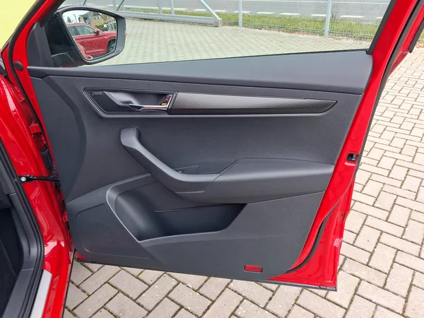 Škoda Karoq 2,0TDi DSG 4x4 SPORTLINE NAVI - foto 26