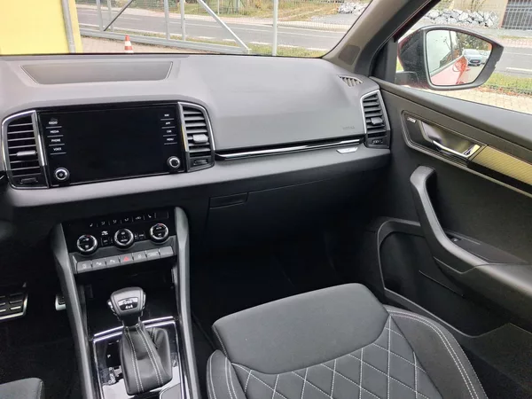 Škoda Karoq 2,0TDi DSG 4x4 SPORTLINE NAVI - foto 28