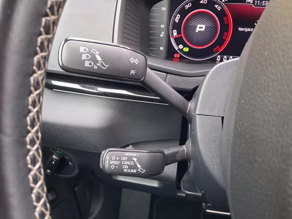 Škoda Karoq 2,0TDi DSG 4x4 SPORTLINE NAVI - foto 31