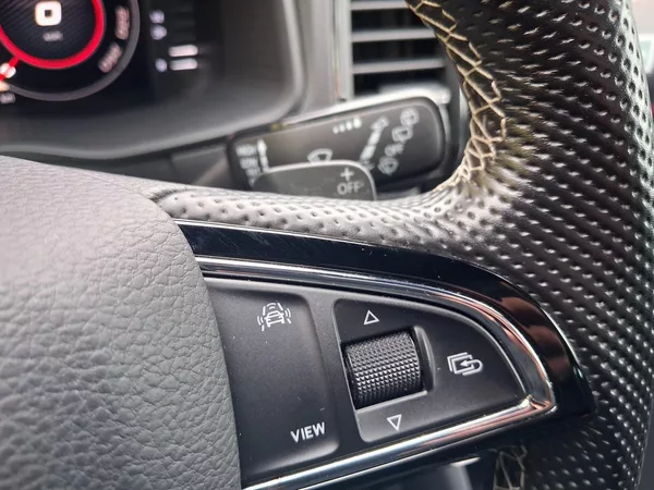 Škoda Karoq 2,0TDi DSG 4x4 SPORTLINE NAVI - foto 33