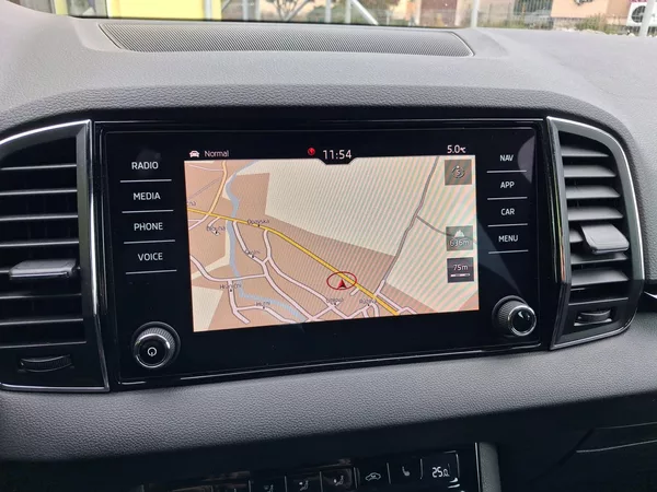 Škoda Karoq 2,0TDi DSG 4x4 SPORTLINE NAVI - foto 34