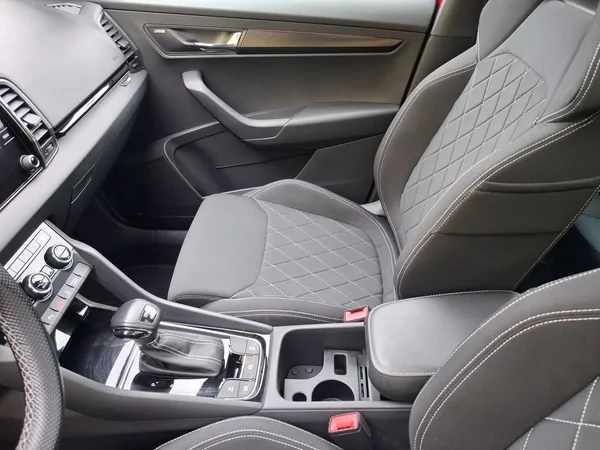 Škoda Karoq 2,0TDi DSG 4x4 SPORTLINE NAVI - foto 42